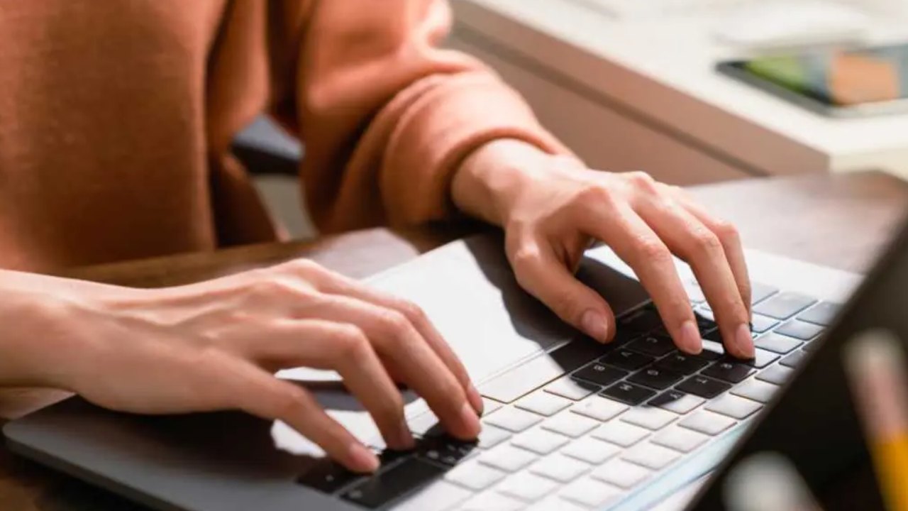 علت کار نکردن کیبورد لپ تاپ و کامپیوتر